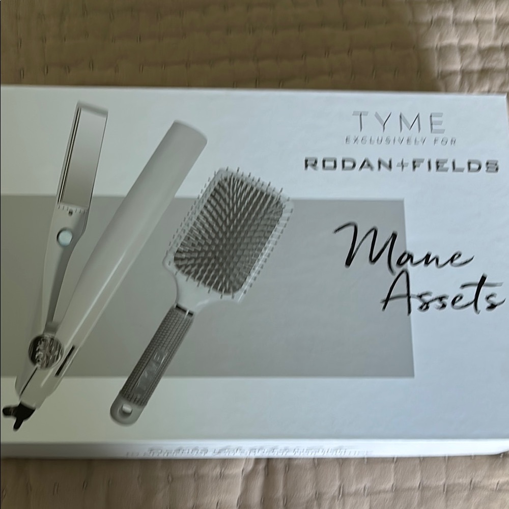 Tyme Hair Styling Set in White